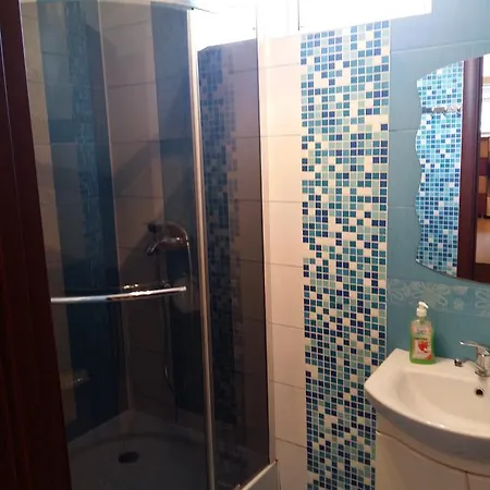 Aparthotel Uzh *